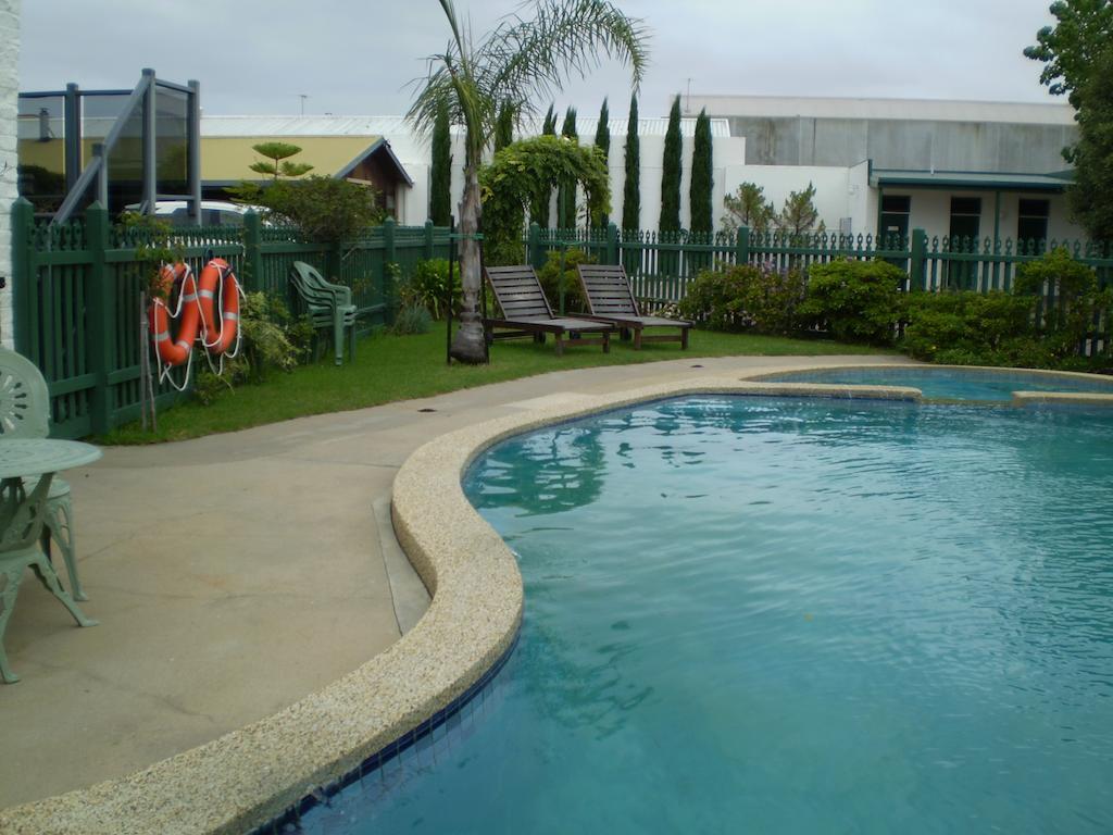 Banjo Paterson Motor Inn Lakes Entrance Bagian luar foto